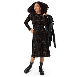 All-over print long sleeve maxi dress in black  and gold, full flared elegant dress  for any occasion.