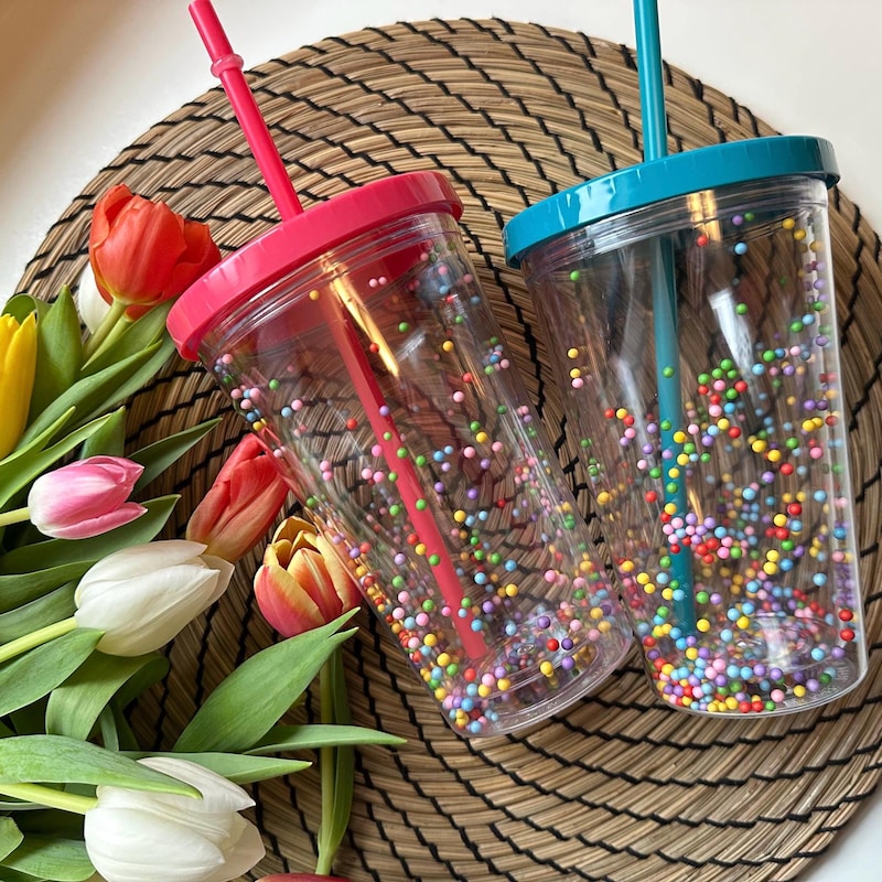 Elegantes Trinkbecher Mit Strohhalm Tedi Bilder