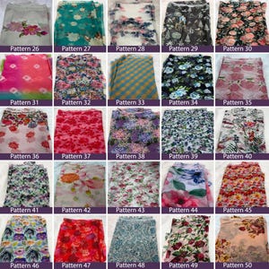Puede incluir: Una cuadrícula de veinticinco muestras de tela etiquetadas de Pattern 26 a Pattern 50, que muestran una variedad de estampados florales, geométricos y abstractos en diversas paletas de colores que incluyen rosa, verde, azul, amarillo y negro sobre tela fina.