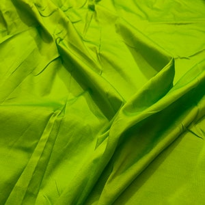 Parrot Green Polyester Taffeta Fabric: 54&quot; Wide Gown Fabric