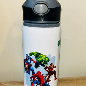 Botellas de agua de aluminio personalizadas de Vengadores/Superhéroes de 600 ml: ¡diseñadas con tus personajes favoritos! Botella escolar, ideal para el verano.