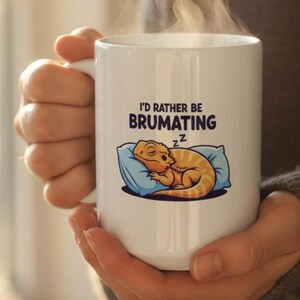 Mug dragon barbu 15 oz – Je préfère être brumating – Cadeau amusant pour amateur de reptiles – Tasse à café Beardie en dessin animé – Cadeau pour propriétaire de lézard de compagnie