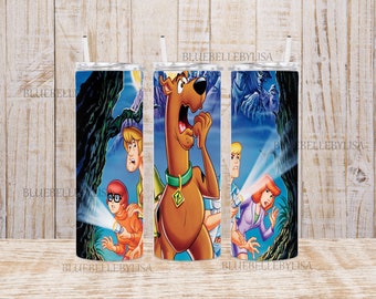 Op de afbeelding: Drie roestvrijstalen bekers met een Scooby Doo-ontwerp. De bekers hebben een blauwe achtergrond met afbeeldingen van Scooby Doo, Shaggy, Velma en Daphne. Alle bekers zijn even groot en hebben een rietjegat.