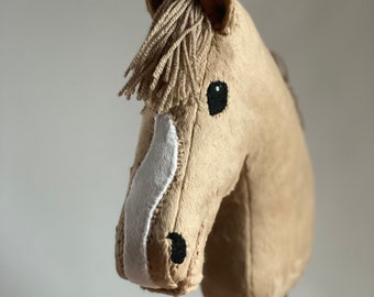 Hobby Horse, Hobbyhorse, Steckenpferd, Creme Hellbrauner