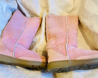 Barbie Pink! Vintage Minnetonka Sherpa and Suede Boots!