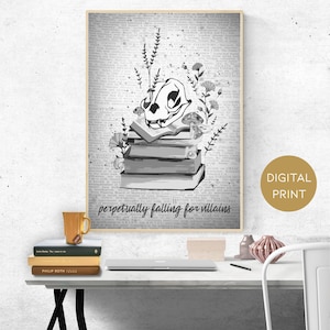 Może przedstawiać: Czarno-biała ilustracja czaszki z kwiatami i grzybami na stosie książek. Tekst "perpetually falling for villains" jest wydrukowany pod książkami.