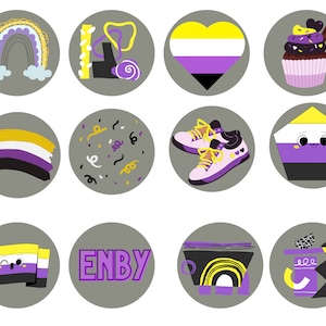 Może przedstawiać: Dwunastu okrągłych naklejek z różnymi wzorami reprezentującymi dumę osób niebinarnych. Wzory obejmują tęczę, serce, babeczkę, flagę, konfetti, buty, kształt geometryczny, flagę z twarzą, słowo "ENBY" i tęczę w kształcie geometrycznym.
