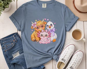 Maglietta con simpatici animali da fattoria dai colori pastello: mucca, pulcino e gattino / Illustrazione di un trio kawaii