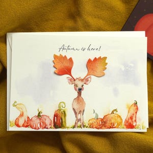 Conjunto de cartões de saudação de Ação de Graças em aquarela feitos à mão e cartão postal de outono, cervo, abóboras e folhas vermelhas