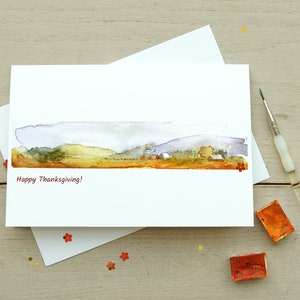 Conjunto de cartões de felicitações de Ação de Graças, folhas vermelhas em aquarela, cartão postal de feriado de outono, cartões engraçados e felizes de Ação de Graças, cartões com paisagens de outono