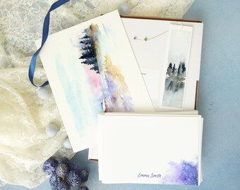 Caja de regalo navideña única en acuarela, caja de regalo con set de arte navideño de invierno, caja de regalo azul para amantes de los libros, set de regalo de Año Nuevo hecho a mano para la suegra
