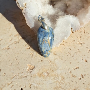 Pietersite pendant, with chain and box + brochure of the benefits of +60 stones