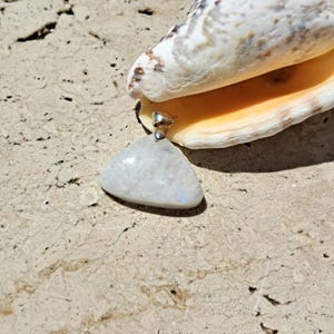 Moonstone pendant, superb quality