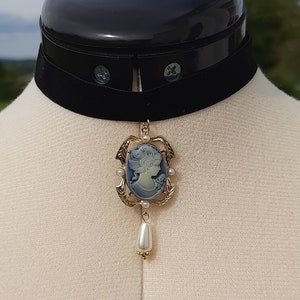 Cameo necklace, Velvet choker necklace with pendant ,Victorian Black Velvet Choker, Intaglio Black Choker, Boho Cameo Choker
