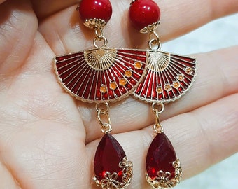 Boucles d'oreilles rouges Sakura, boucles d'oreilles fleurs rouges, cadeau pour elle, boucles d'oreilles fleurs de cerisier, bijoux fleurs, boucles d'oreilles japonaises, cadeau pour maman,