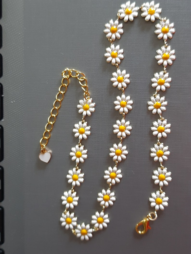 Gänseblümchen-Halskette, Blumenkette, vergoldet, Edelstahl, Geschenk für Sie, Gänseblümchen-Halsband, Kettenhalskette Bild 1