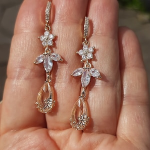 Boucles d&#39;oreilles goutte d&#39;eau en zircone cubique, Boucles d&#39;oreilles de mariée, Boucles d&#39;oreilles de demoiselle d&#39;honneur, Boucles d&#39;oreilles CZ, Cadeau de demoiselle d&#39;honneur