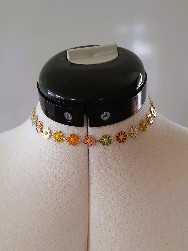Gänseblümchen-Halskette, Blumenkette, vergoldet, Edelstahl, Geschenk für Sie, Gänseblümchen-Halsband, Kettenhalskette Bild 8