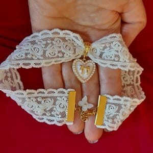 Coquette Princess Heart Choker, White Pearl Bow Heart Pendant Choker Lace Flower Embroidery Necklace, PrincessCore and RoyalCore Choker