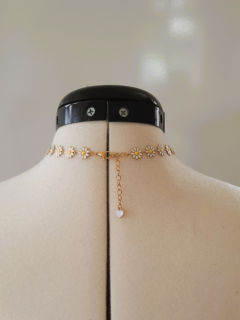 Gänseblümchen-Halskette, Blumenkette, vergoldet, Edelstahl, Geschenk für Sie, Gänseblümchen-Halsband, Kettenhalskette Bild 9