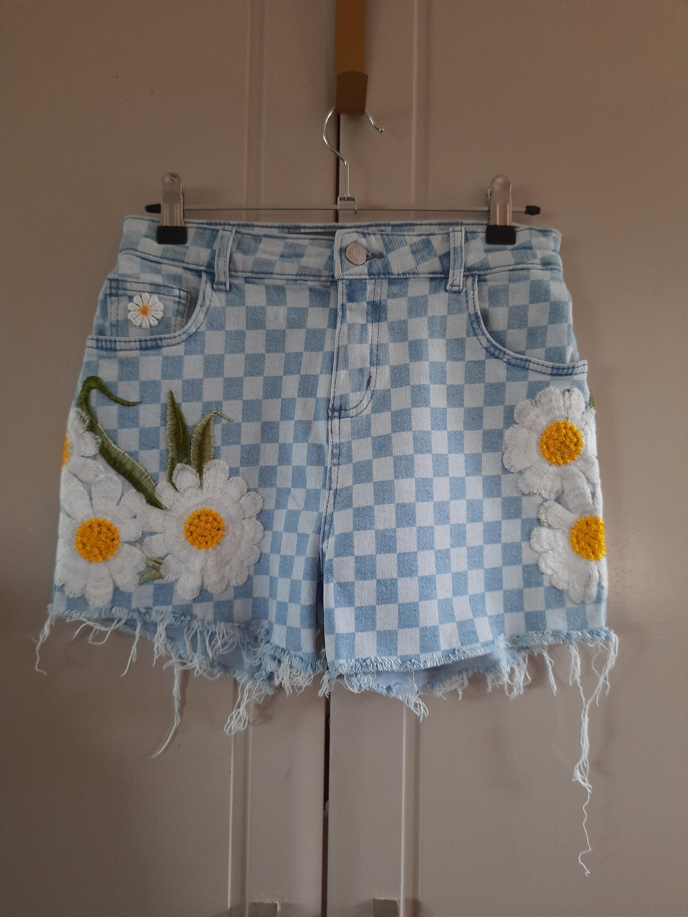 Shorts Daisies Floral Embroidered Jean, Embellished Checkered