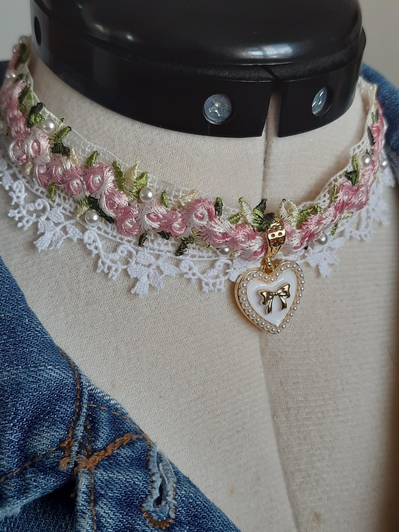 Collana con ciondolo a forma di cuore in malachite verde