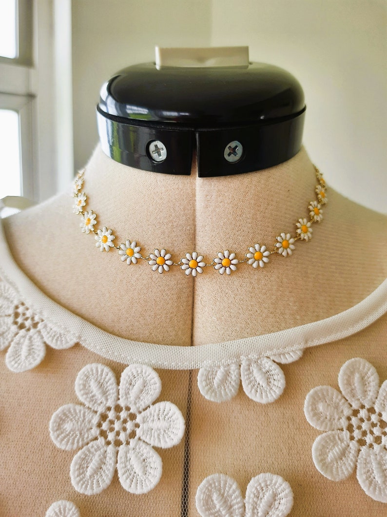 Collier marguerite ras de cou chaîne fleur, plaqué or, acier inoxydable, cadeau pour elle, tour de cou marguerite, collier chaîne image 4