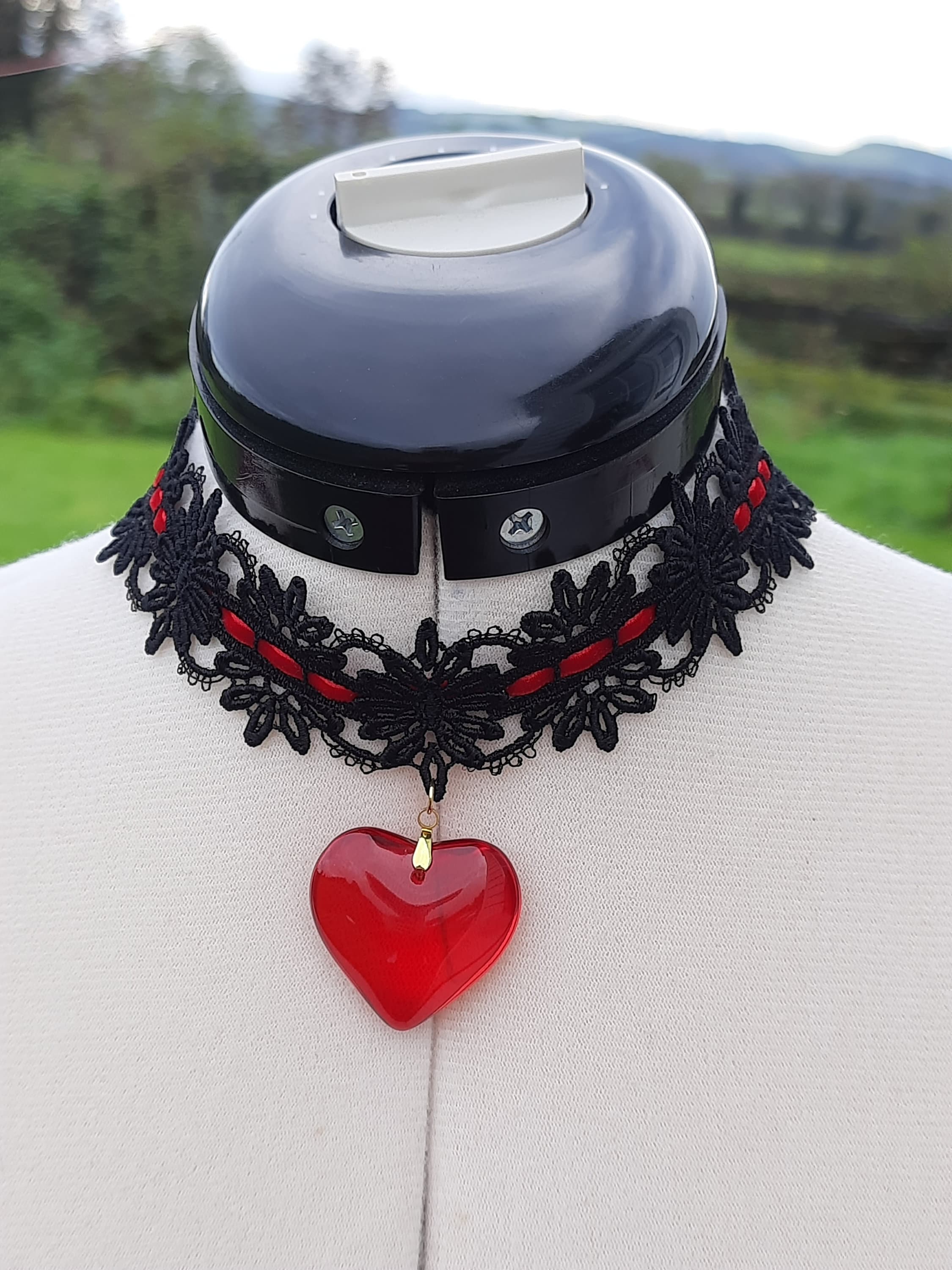 Red Heart Choker: Black Guipure Lace & Velvet Ribbon - Etsy