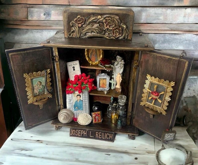 example of how to set up ancestral, shrine, and memorial 🙏