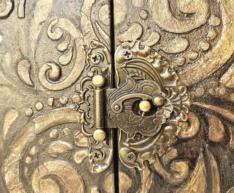 speciality  brass lock &  detail of relief plaster work.
