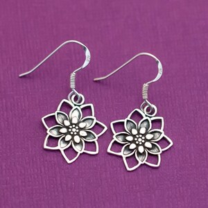 Vintage Floral Sterling Silver Dangle Earrings - Q8