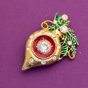 Vintage Mid Century Rhinestone Gold Tone Brooch - Q4