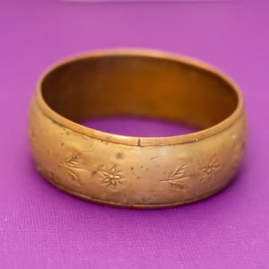 18 cm, Vintage Messing Floral Design Gold Ton Armreif Armband - Q37