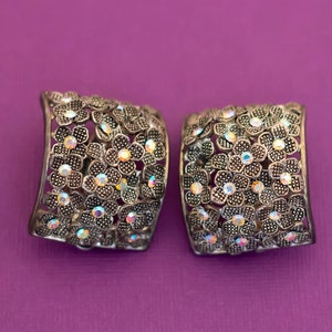 Vintage Floral Rhinestone Silver Tone Heavy Clip On Earrings - Q17