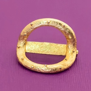Vintage Mid Century Open Circle Gold Tone Brooch - Q1