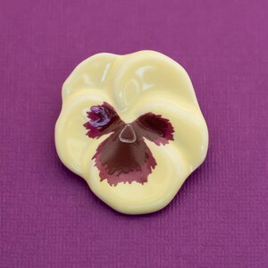 Vintage Ceramic Beige Geometric Brooch by Avon - Q5