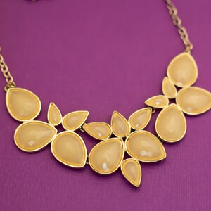 Vintage Boho Colorful Stone Gold Tone Bib Necklace 18 Inches - Q14