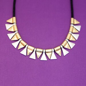 18 inch, Vintage Geometric Triangle Design Bib Necklace - Q36