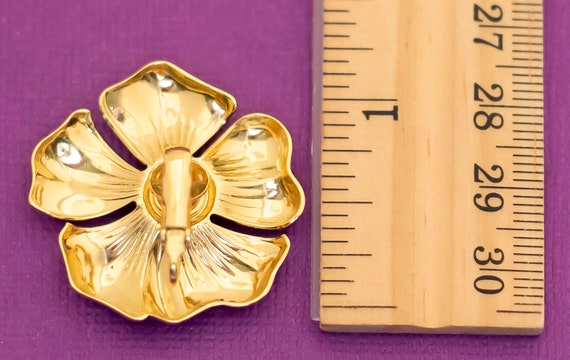 Vintage Floral Gold Tone Clip On Earrings by Avon… - image 2
