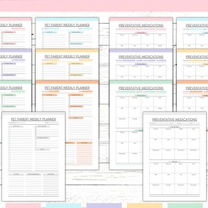 Peut inclure: Planificateur hebdomadaire pour parents d'animaux de compagnie et suivi des m&eacute;dicaments pr&eacute;ventifs imprimable. Les pages sont dans des couleurs pastel avec un fond en bois clair.