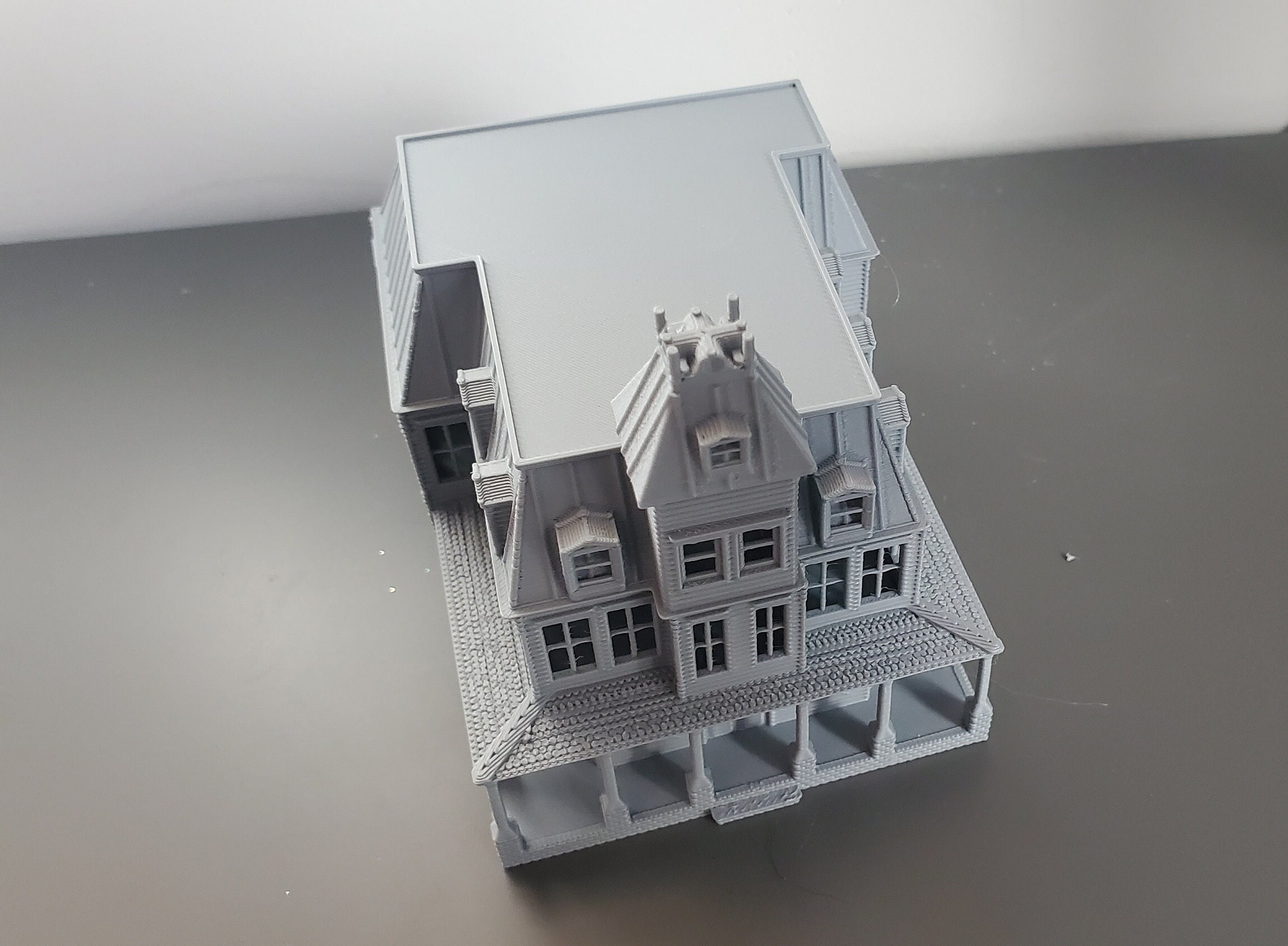 N-Scale Historic House Building - 1:160 Plastic Model For Train Layouts & Dioramas