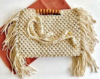 Melena macramé bag with fringe/ wooden bead handle/boho beach bag/ personalized gifts/ Christmas gifts/ tote bag/ boho bag/ gift ideas