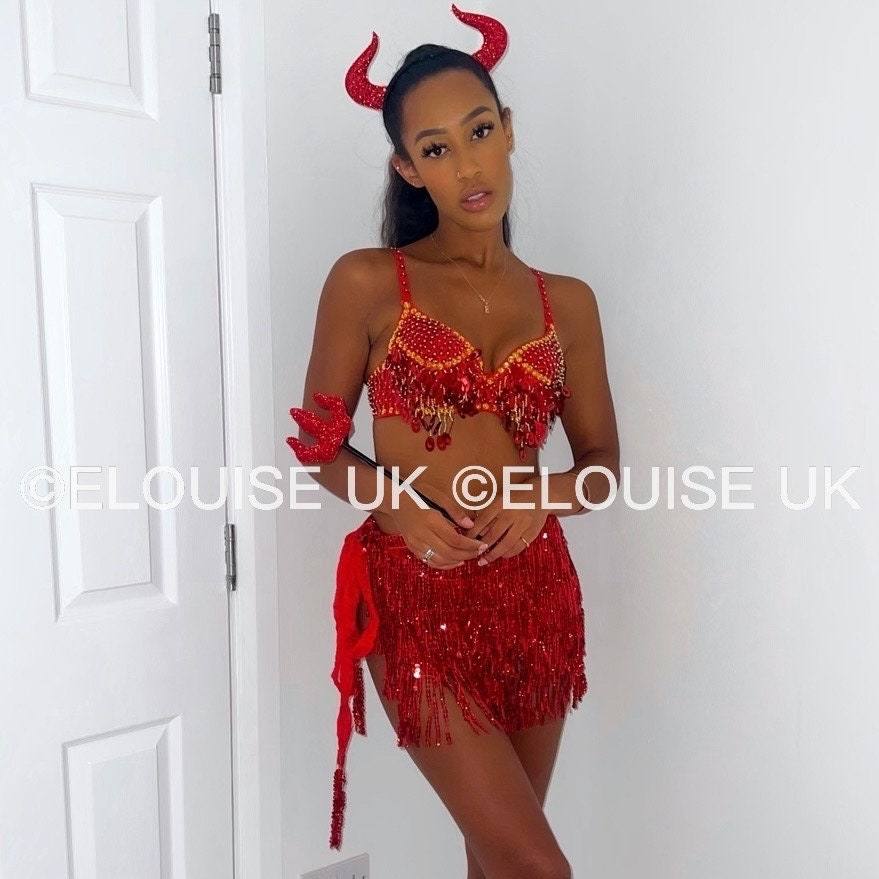 Sexy girls in online costumes