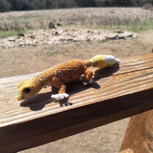 Crocheted Leopard gecko - yellow and white, stuffed, soft plush lizard, black markings, stuffed, weighed, plush, homemade realistic