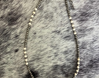 Collar de cuentas blancas y plateadas, joyería vaquera occidental, collar de cuentas con estilo rodeo