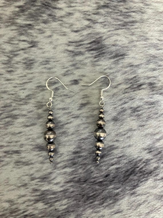 Graduated Pearl Earrings