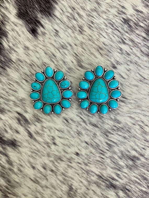 Classic Cowgirl Turquoise Cluster Earrings