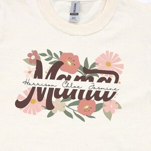Plantillas PNG de mamá personalizables, nombres de niños personalizados, mamá de flores silvestres, sublimación de mamá floral, camiseta bohemia de mamá, camiseta del Día de la Madre, PNG