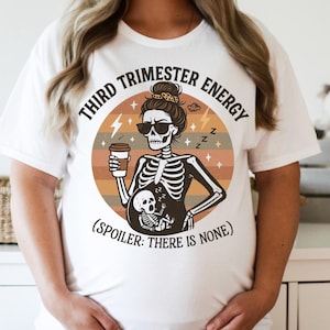Anúncio de gravidez PNG Camiseta engraçada para grávida PNG Roupas de maternidade PNG Mãe grávida PNG Camiseta para barriga de bebê PNG Sublimação 3º trimestre