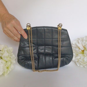 Bolso de noche azul marino, bolso de mano azul oscuro, bolso de hombro de diseñador, clutch de cóctel, bolso de fiesta, diseño de Jane Shilton, correa de cadena y forro de satén